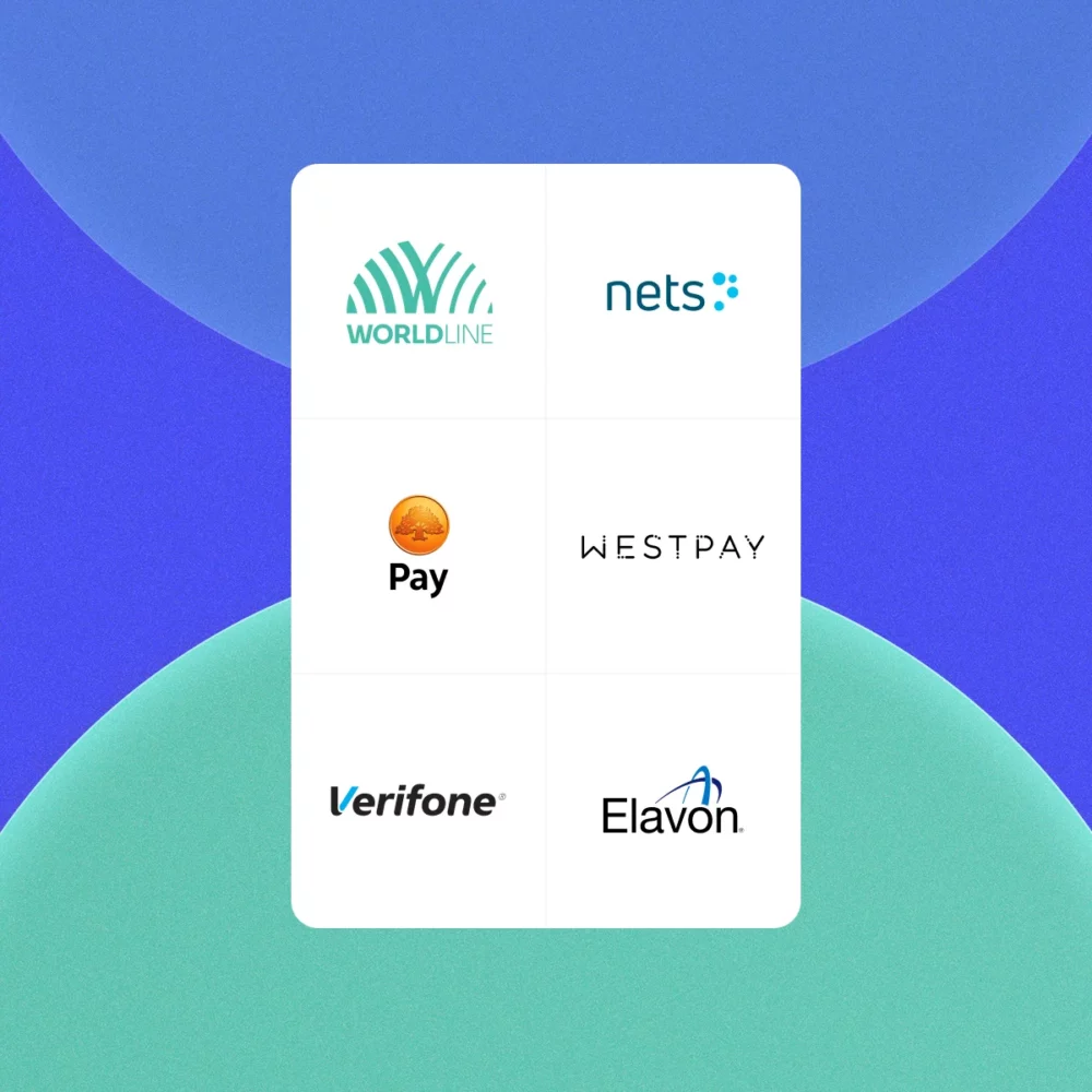 En närbild på flera logotyper för företag som tillhandahåller betalningsbehandlingstjänster.